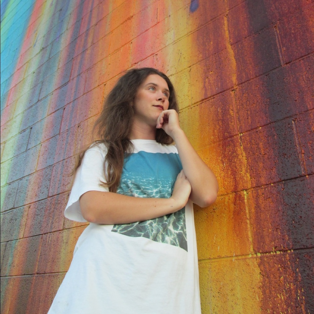 Oversized white t-shirt